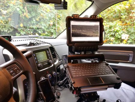 How a Detachable Rugged Computer Supports Work From Vehicle to Field