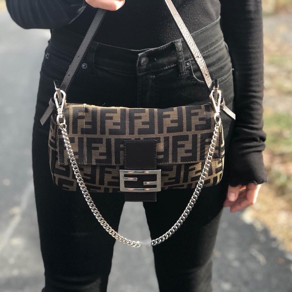 How to Refresh Your Favorite Purse With a New Handbag Strap