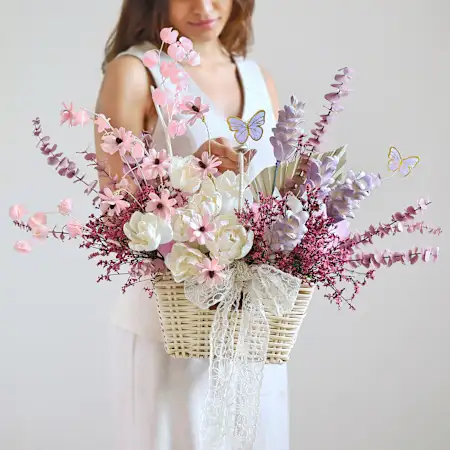 Decorating with Fake Flowers: Simple Ideas for a Beautiful Home