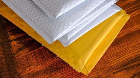 What Can You Ship in Poly Bubble Mailers?